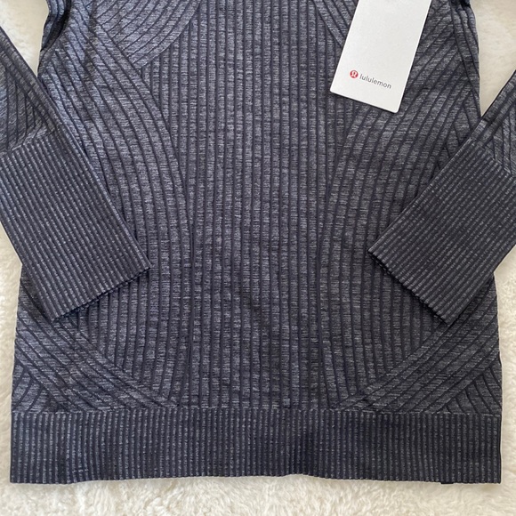 ❤️ Lululemon Rest Less Pullover Size 6 ACBL/WHT NWT - Picture 8 of 9